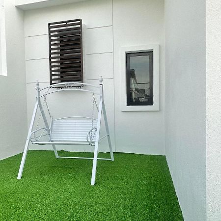 《Untitled Homestay》Sitiawan Bagian luar foto
