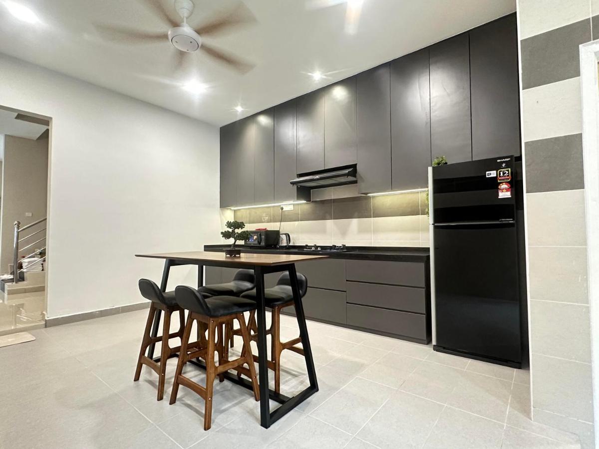 《Untitled Homestay》Sitiawan Bagian luar foto