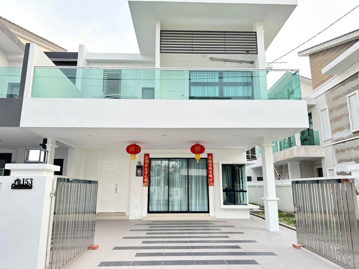 《Untitled Homestay》Sitiawan Bagian luar foto