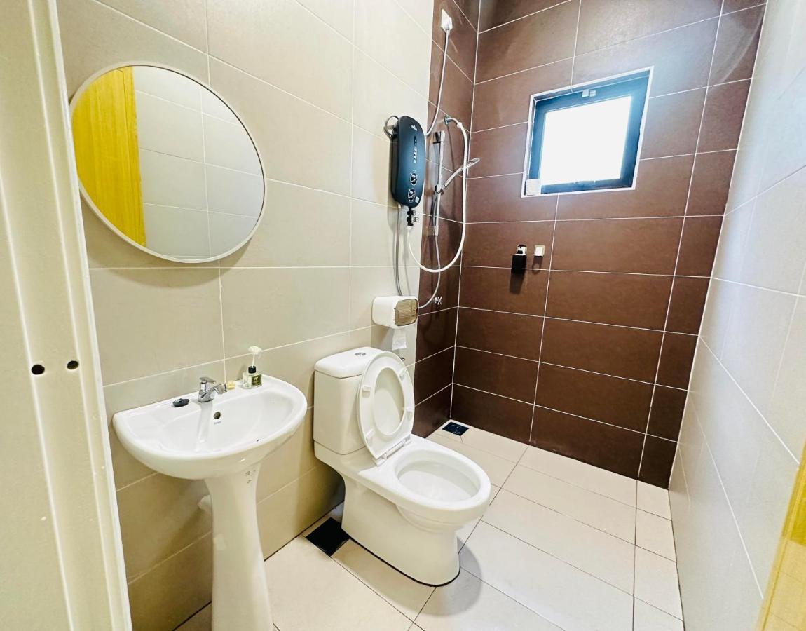 《Untitled Homestay》Sitiawan Bagian luar foto