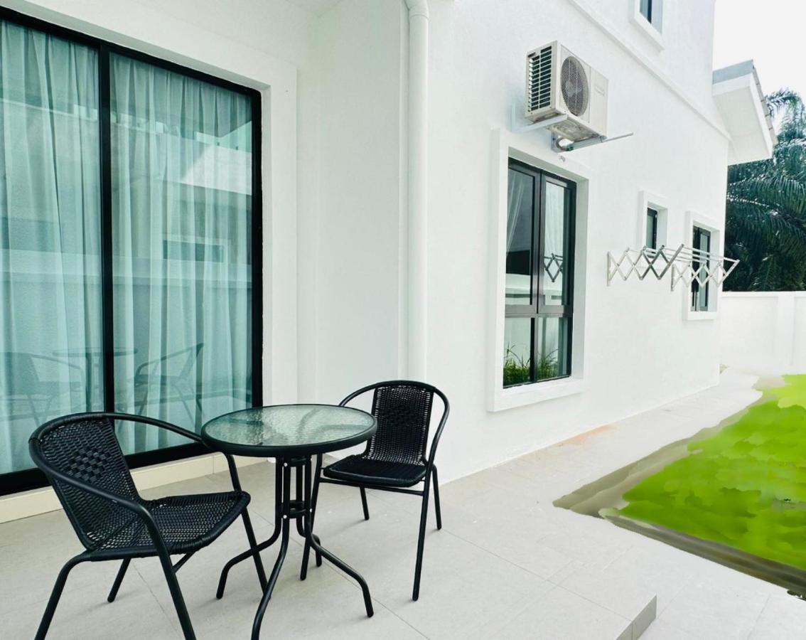 《Untitled Homestay》Sitiawan Bagian luar foto