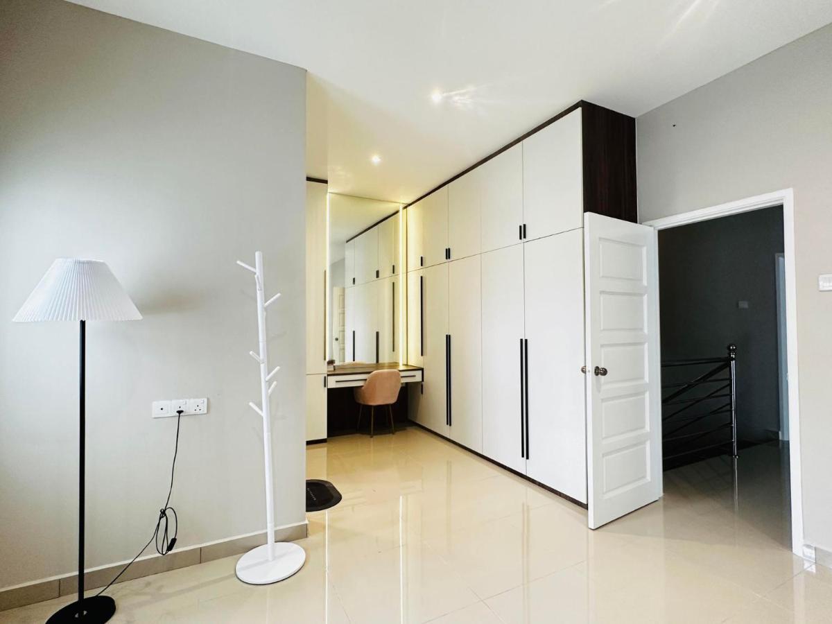 《Untitled Homestay》Sitiawan Bagian luar foto
